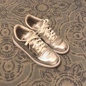 Reebok Sneakers